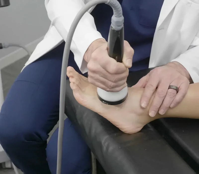 StemWave therapy applied to a patient&rsquo;s shoulder